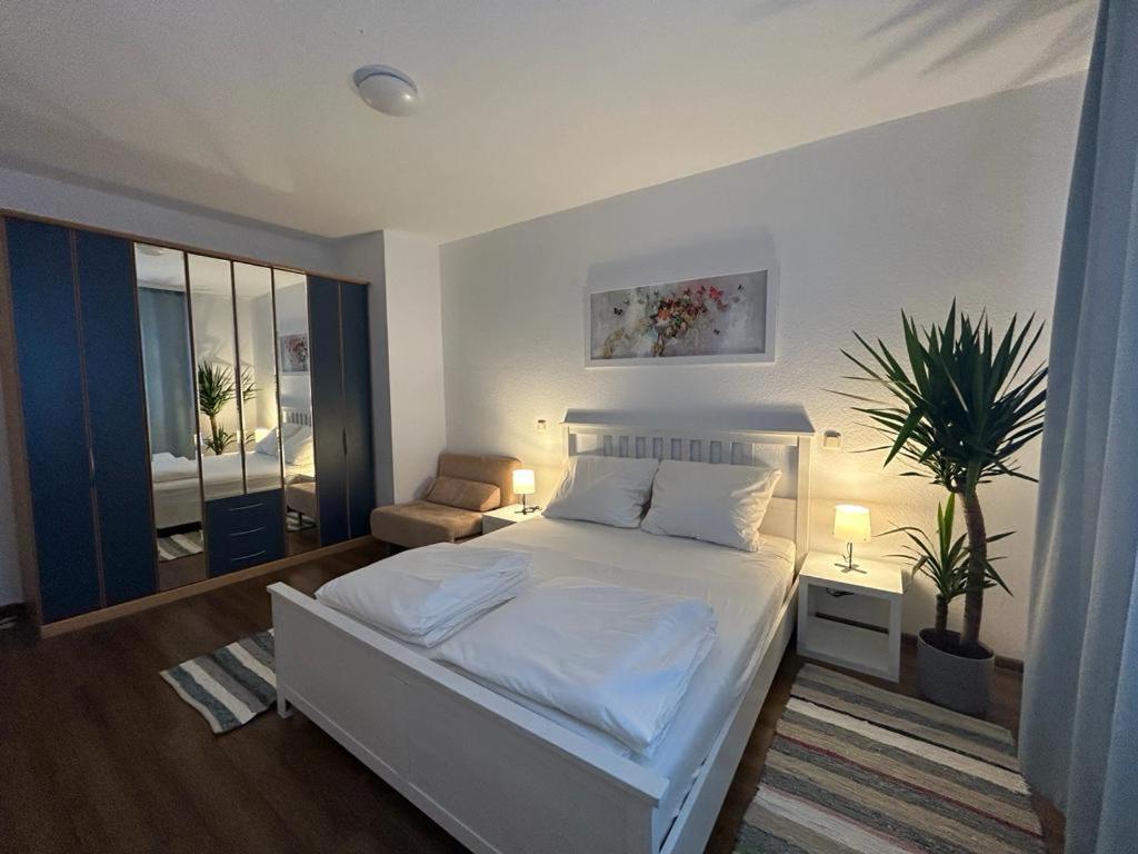 Skylineapartment Франкфурт на Майн Екстериор снимка